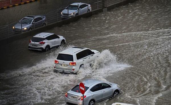 UAE: Warning against unstable weather; heavy rains, thunderstorms forecast from Sunday