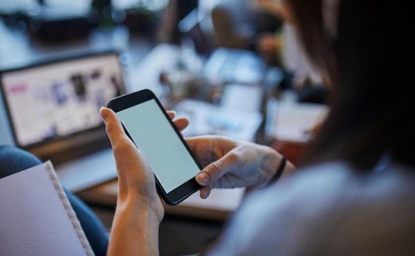 Should UAE limit social media use for children after the Florida ban?